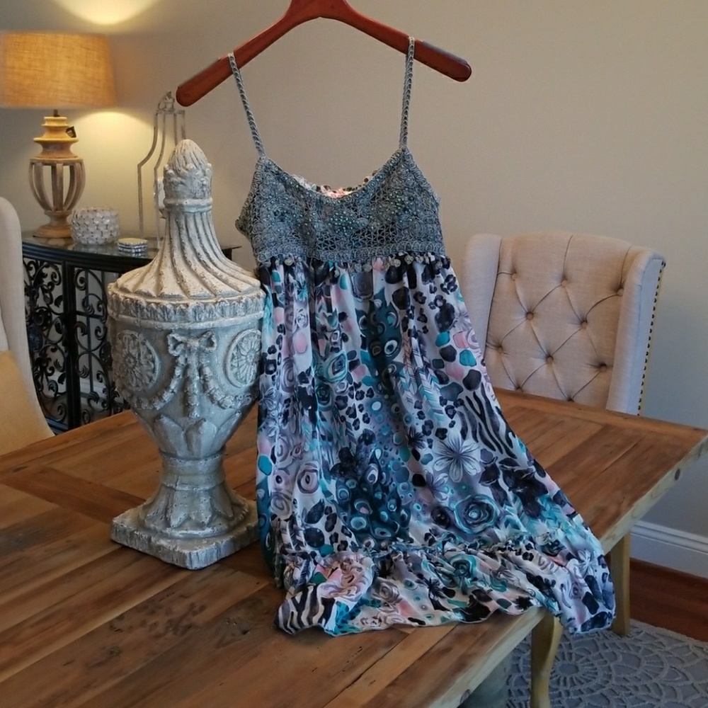Beautiful dress!